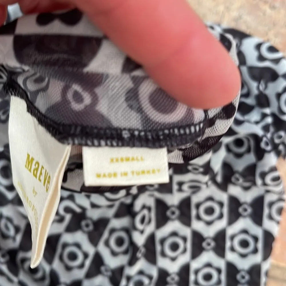 MAEVE MOCK NECK SHEER GEO FLORAL PRINT RUCHED SLEEVE TOP - Image 4