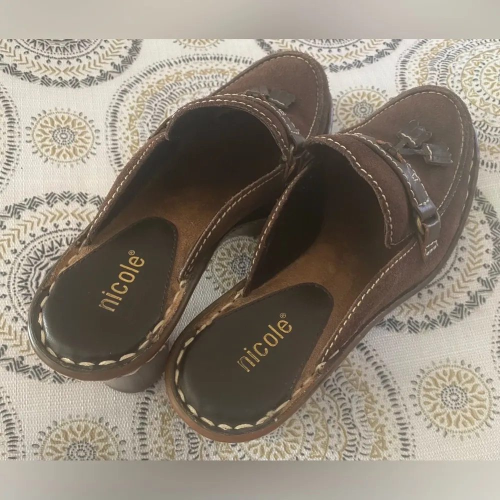 Vtg Nicole Womens 6M Brown Markie Suede Chunky Clogs Mules Tassel Boho Size 6 - Image 5