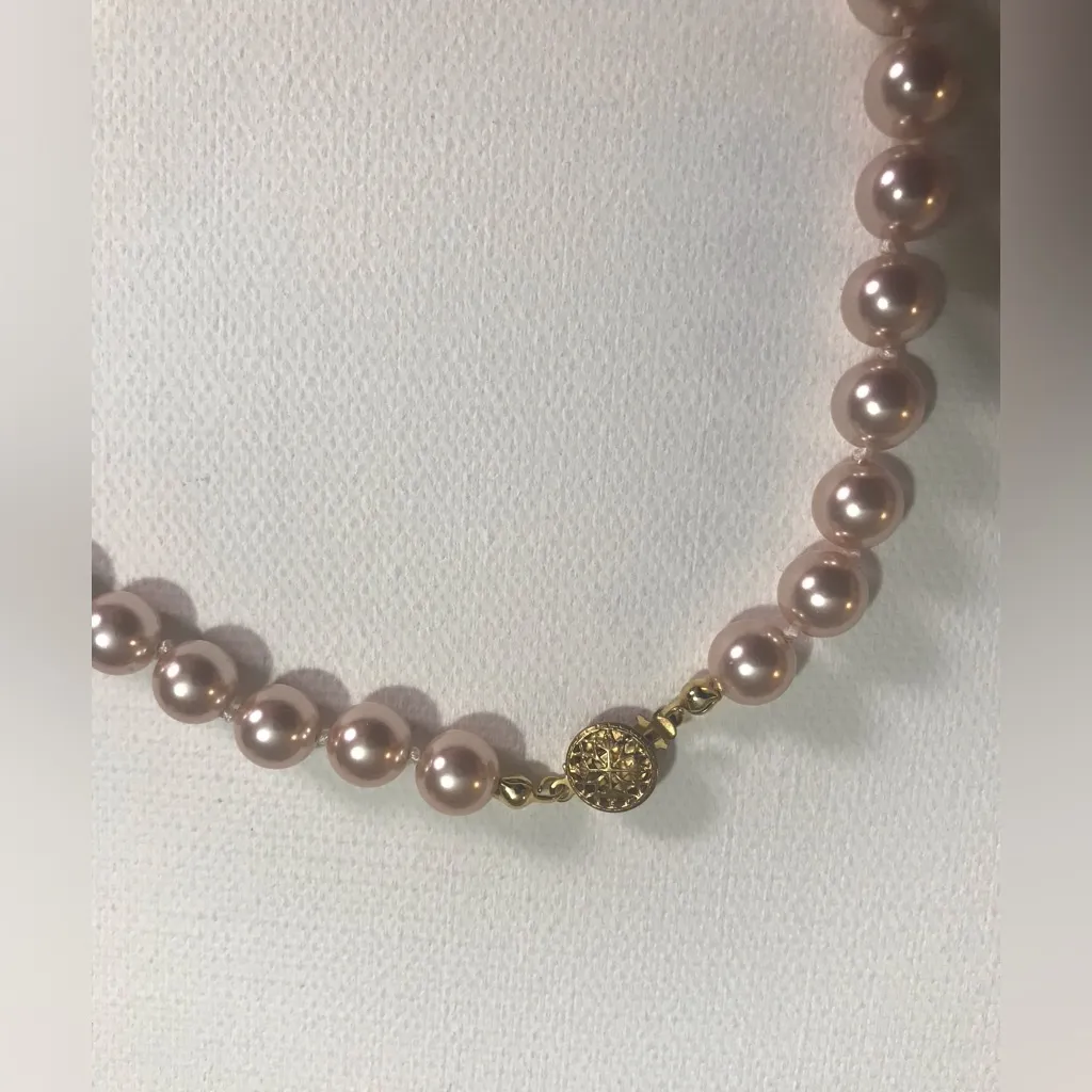 Vintage Soft Pink Glass Knotted Pearls Necklace Gold Tone Clasp 17 inches - Image 2