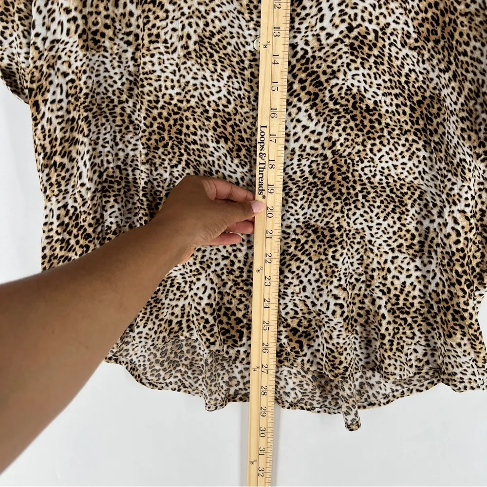 Amuse Society Feline Leopard Print Woven Top Button Front Collared V Neck Size L - Image 12