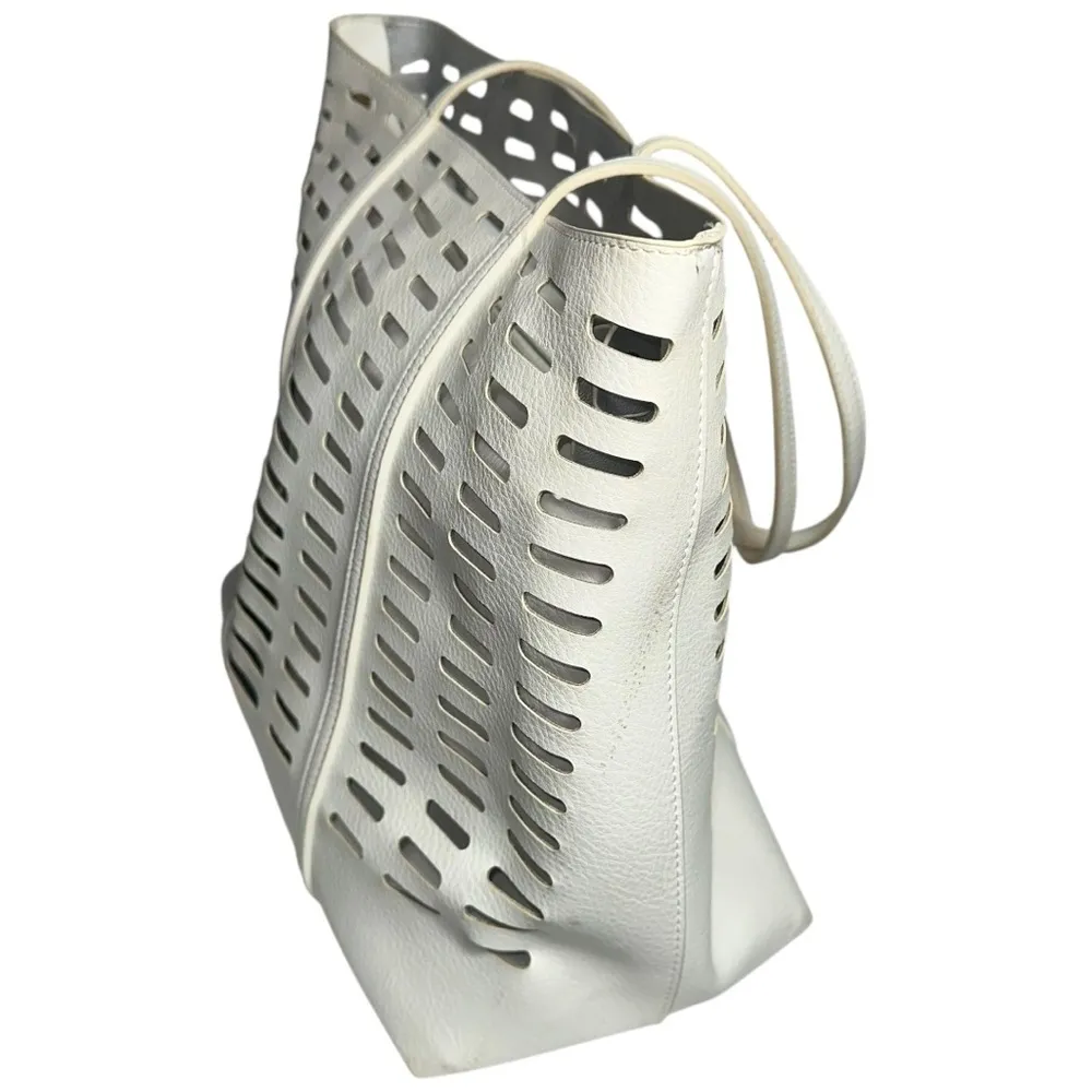 Anthropologie White Rafaella Large Faux Leather Toe Bag - Image 4