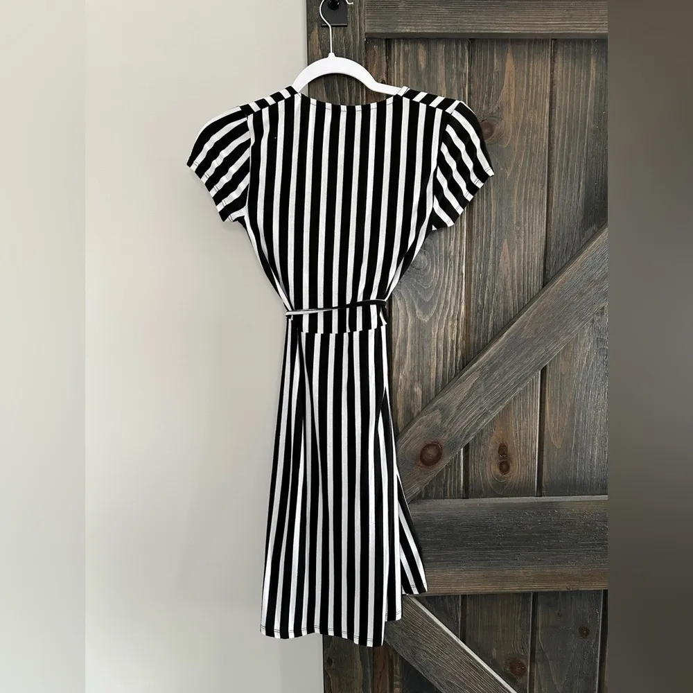 Poof New York Black White Striped‎ Short Sleeve Tie Waist Faux Wrap Dress - Image 2
