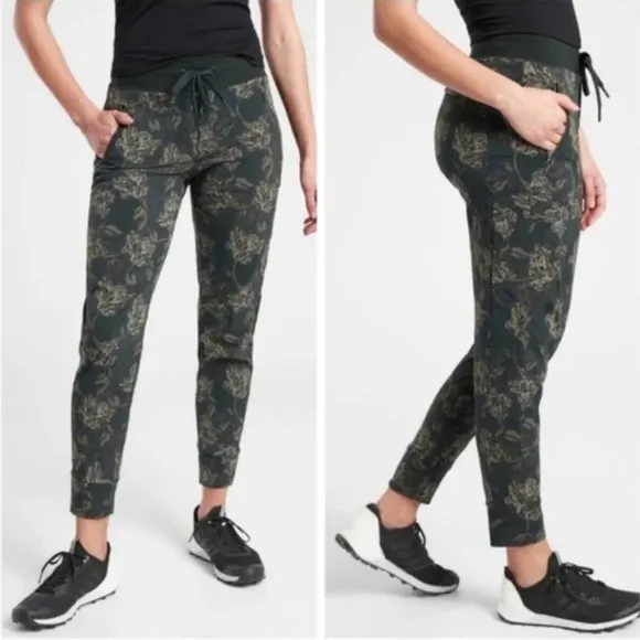Athleta Trekkie North Printed Jogger Pants Green Floral Print, Size 6 - Image 2