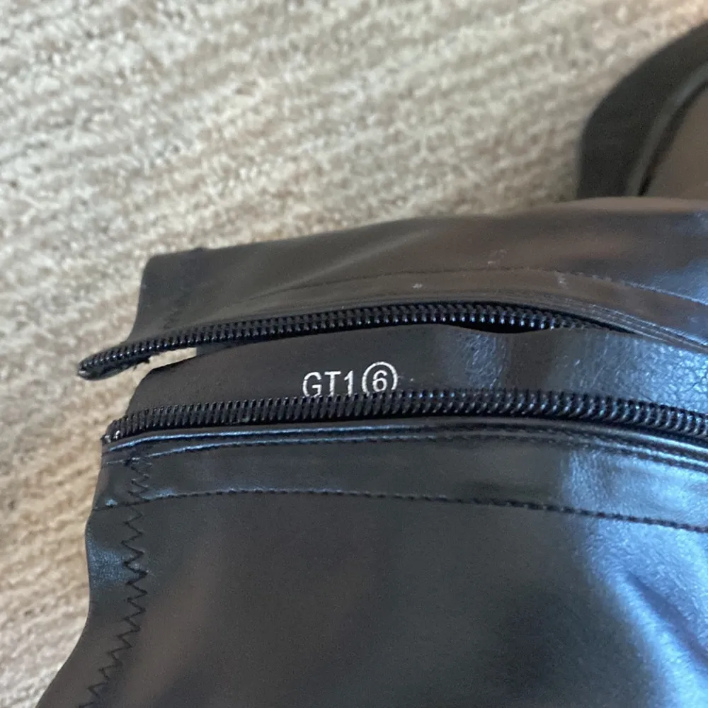 Black chunky boots Size 6 - Image 5