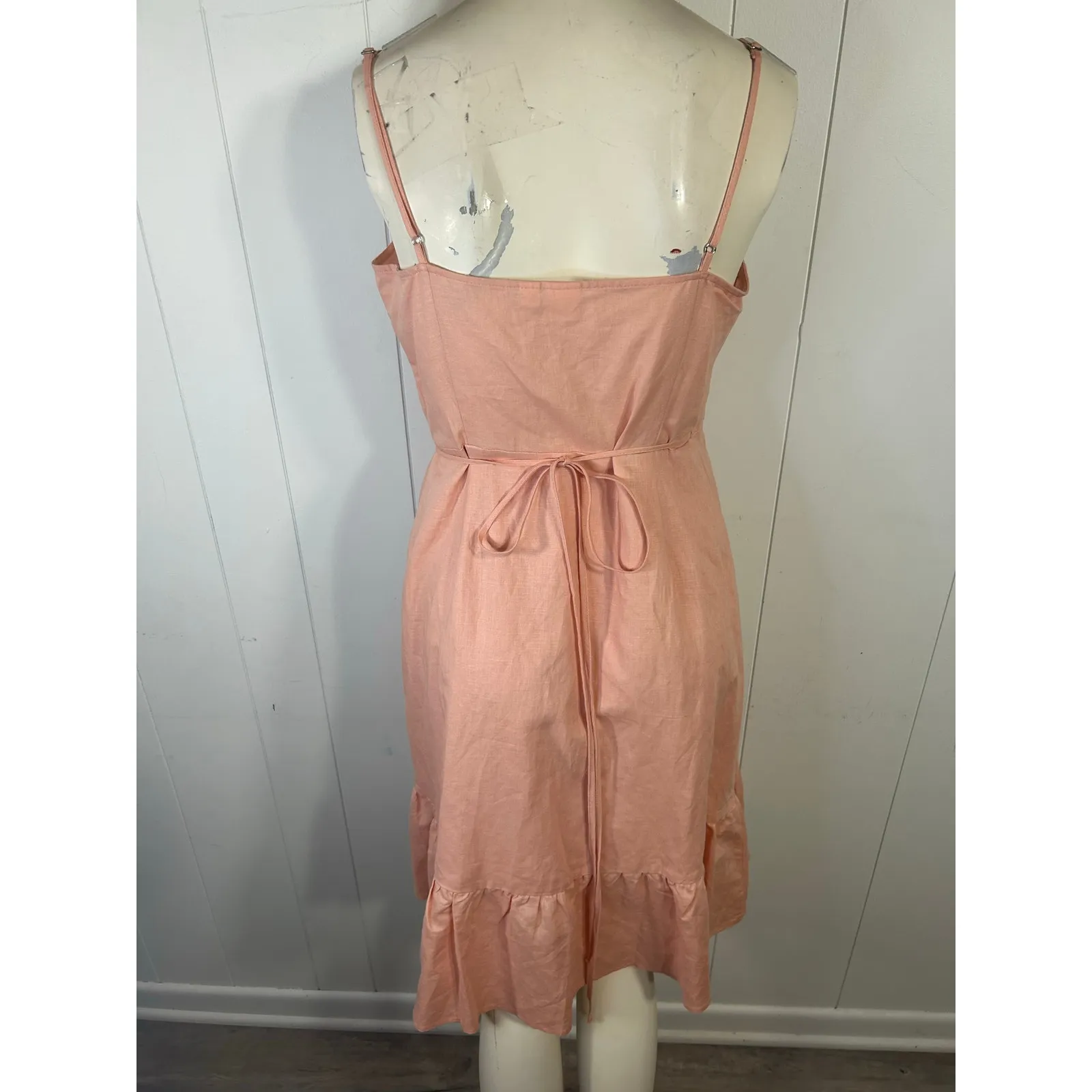GAP Ruffle Cami Wrap Dress in a Linen Blend in Peach. Size M - Image 3