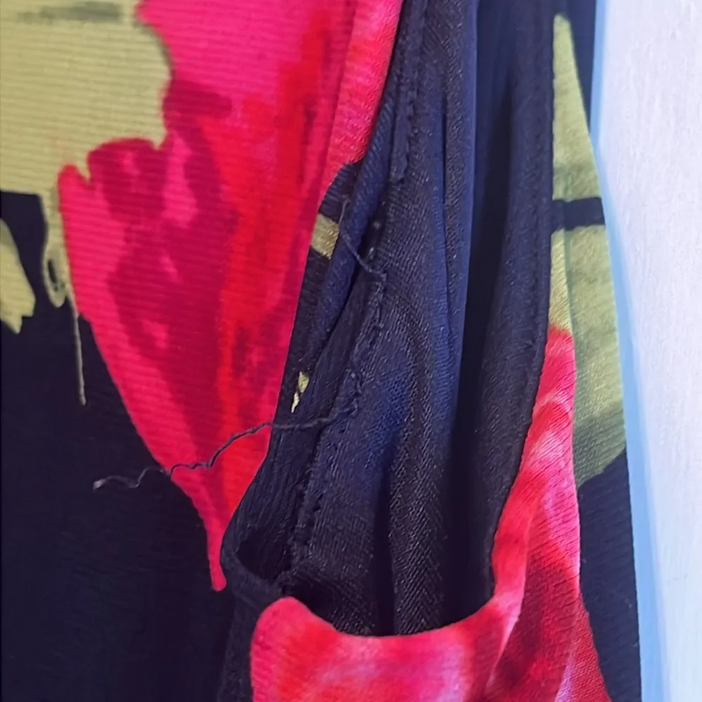 Anne Klein  | Navy & Red Floral Dress Size 10 Fully Lined Fraying Under Right Arm - Image 6