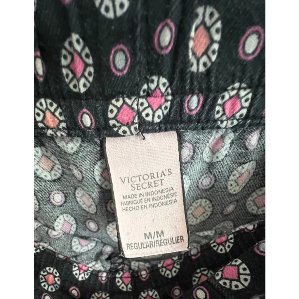 Victoria's Secret Geometric Pattern Long Sleeve Tow Piece Pajama Set - Image 7