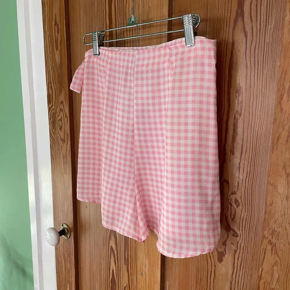 NWT Show Me Your Mumu The Great Wrap Shorts Strawberry Shortcake Gingham -Sz XS - Image 7