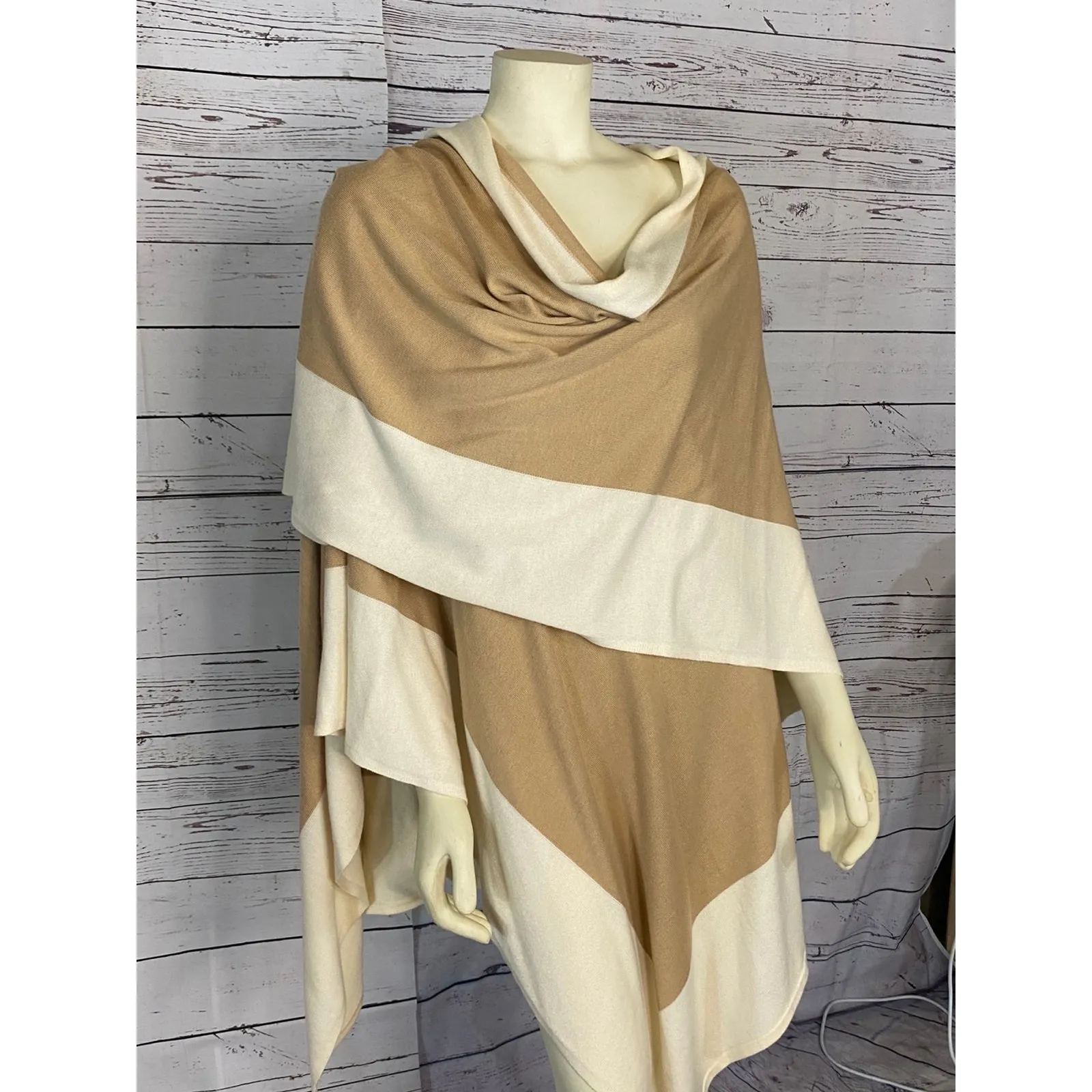 Lauren Ralph Lauren Two-Tone Knit Ruana, cape, shawl size large - Image 9
