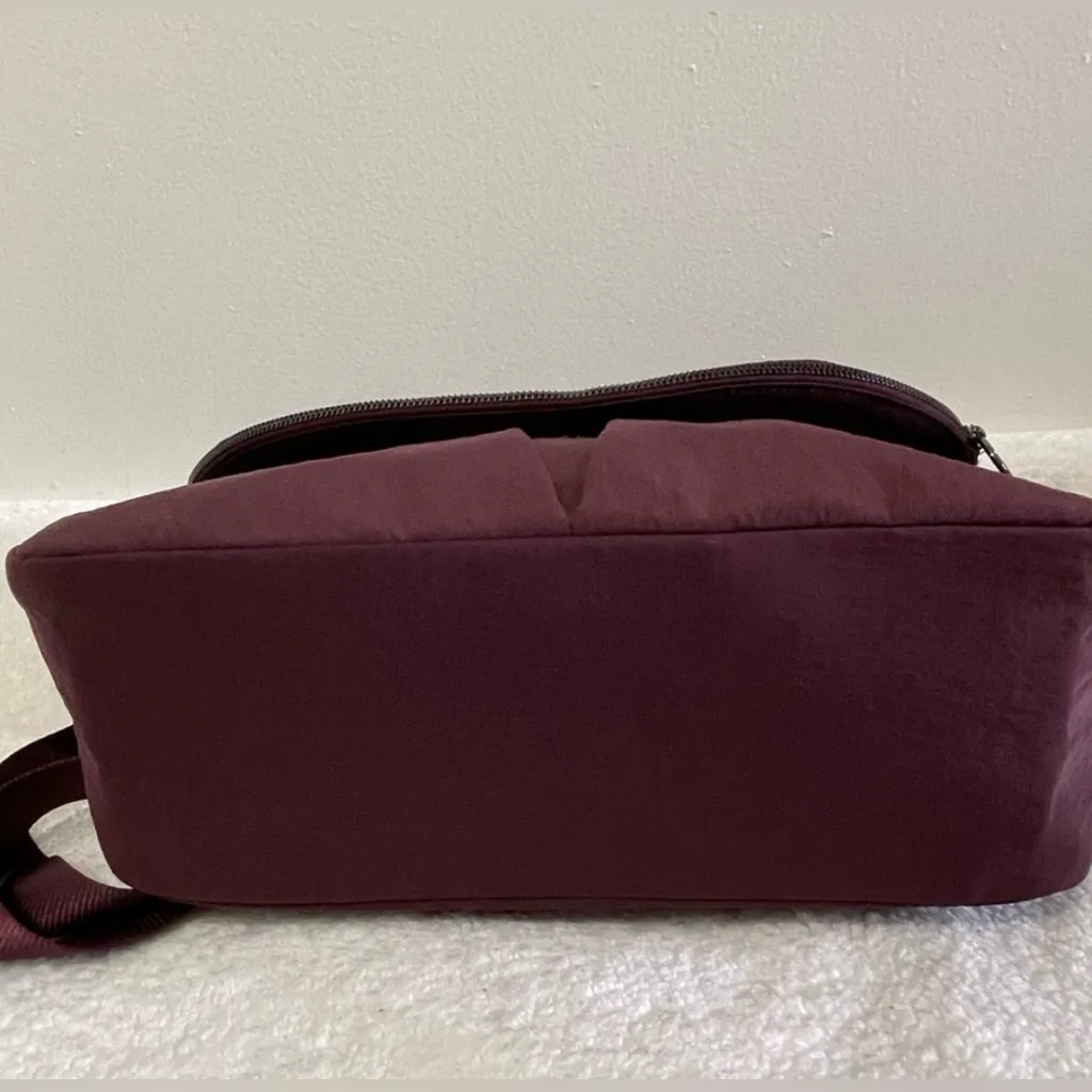 Lululemon All Night Festival Bag Large in color Cassis Vol 10L - Image 4