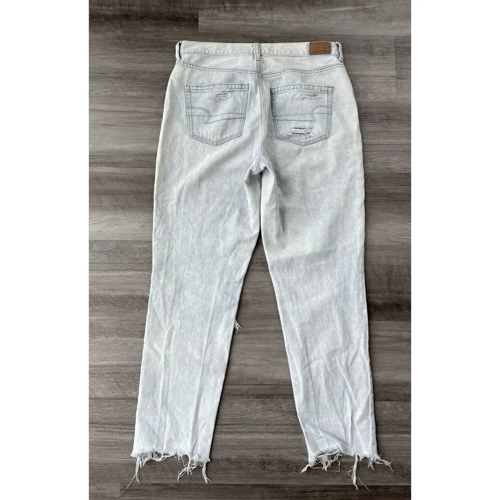 Mom Jeans Size 8 Light Wash Distressed Raw Hem High Rise - Image 2