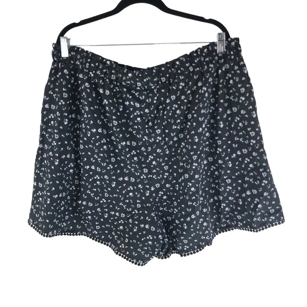Bloomchic Womens Shorts Pull On Pom Trim Floral Black 22-24 - Image 2