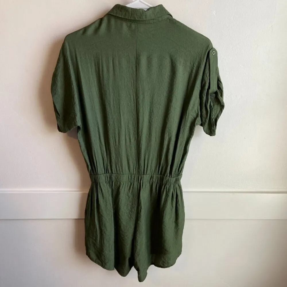 Line & Dot Green Short Sleeve Romper - Image 2