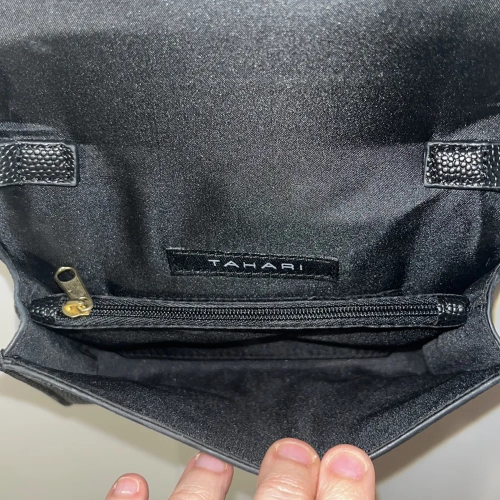 Crossbody Bag Flap Purse Pebbled Vegan Leather w Chainlink Strap Detail - Image 9