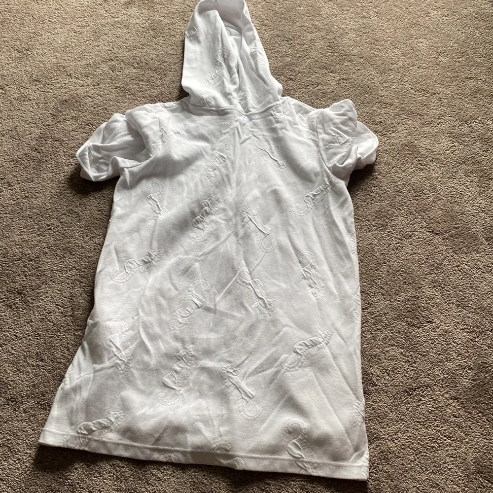 Kim Roger's Beach Shortsleeve Hoodie SIZE L - Image 4