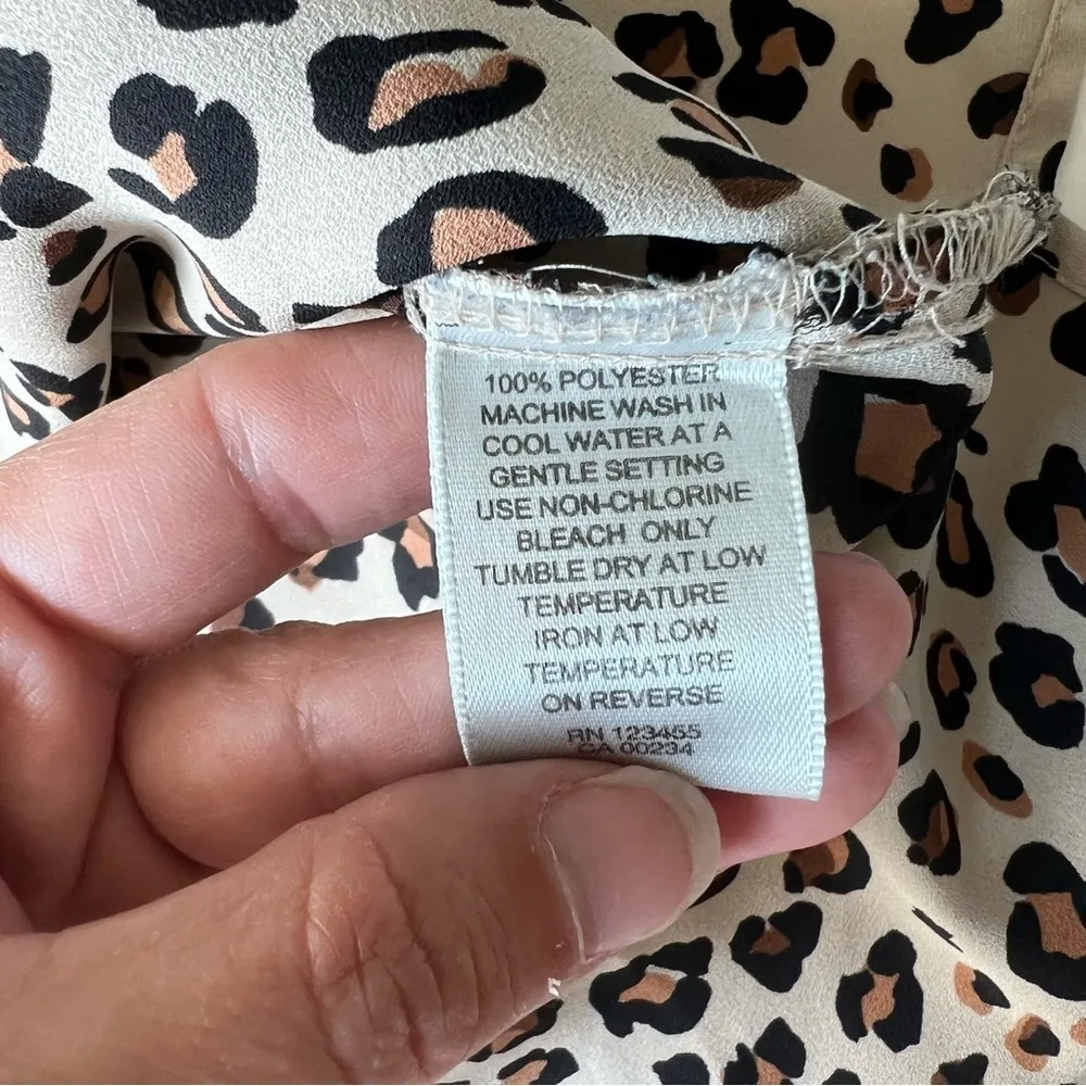 Lord & Taylor cheetah print popover long sleeve medium Tan - Image 11