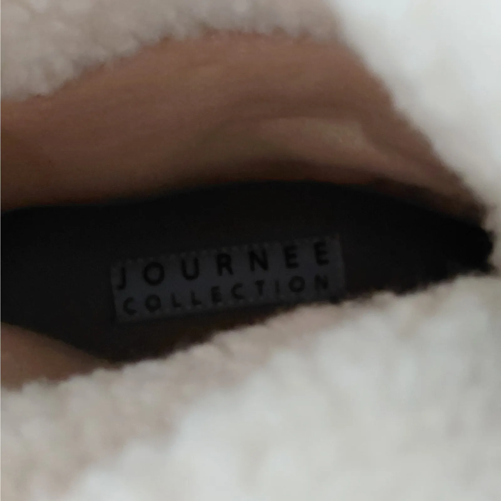 Journee Collection Womens Boots Size 9.5 Black Puffer Lug Sole Winter Fleece - Image 7