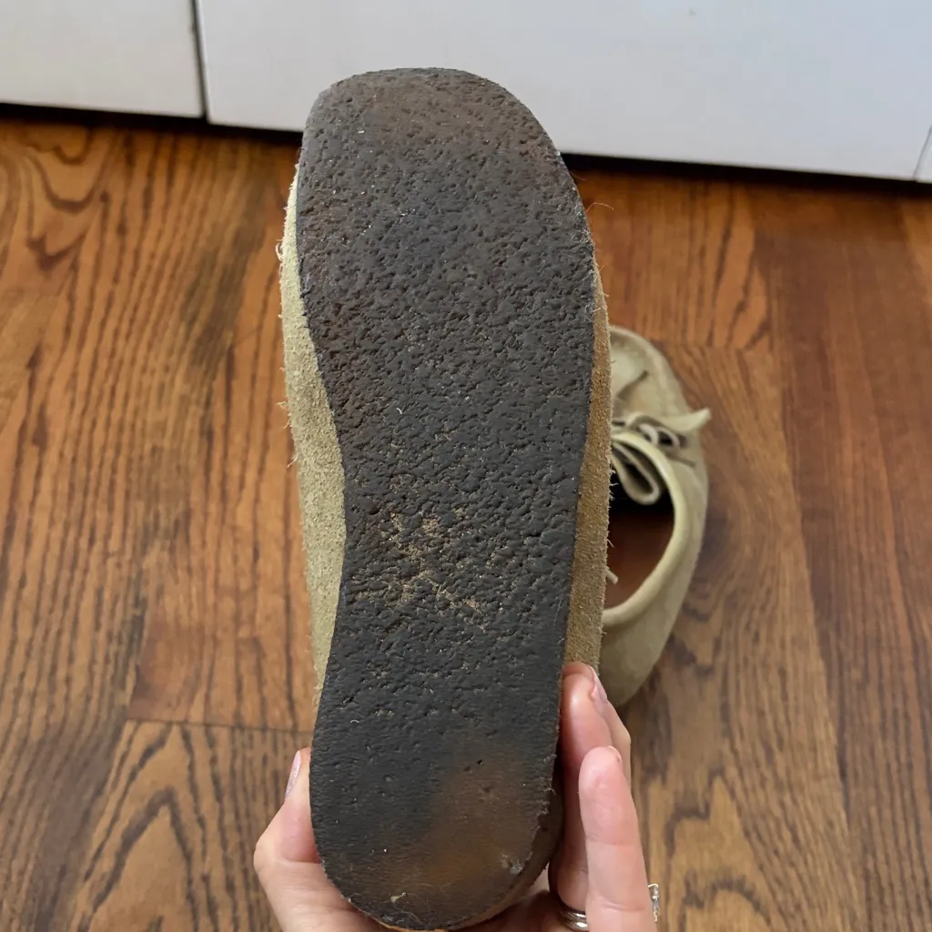 Clarks Wallabee Loafers Size 6 - Image 5