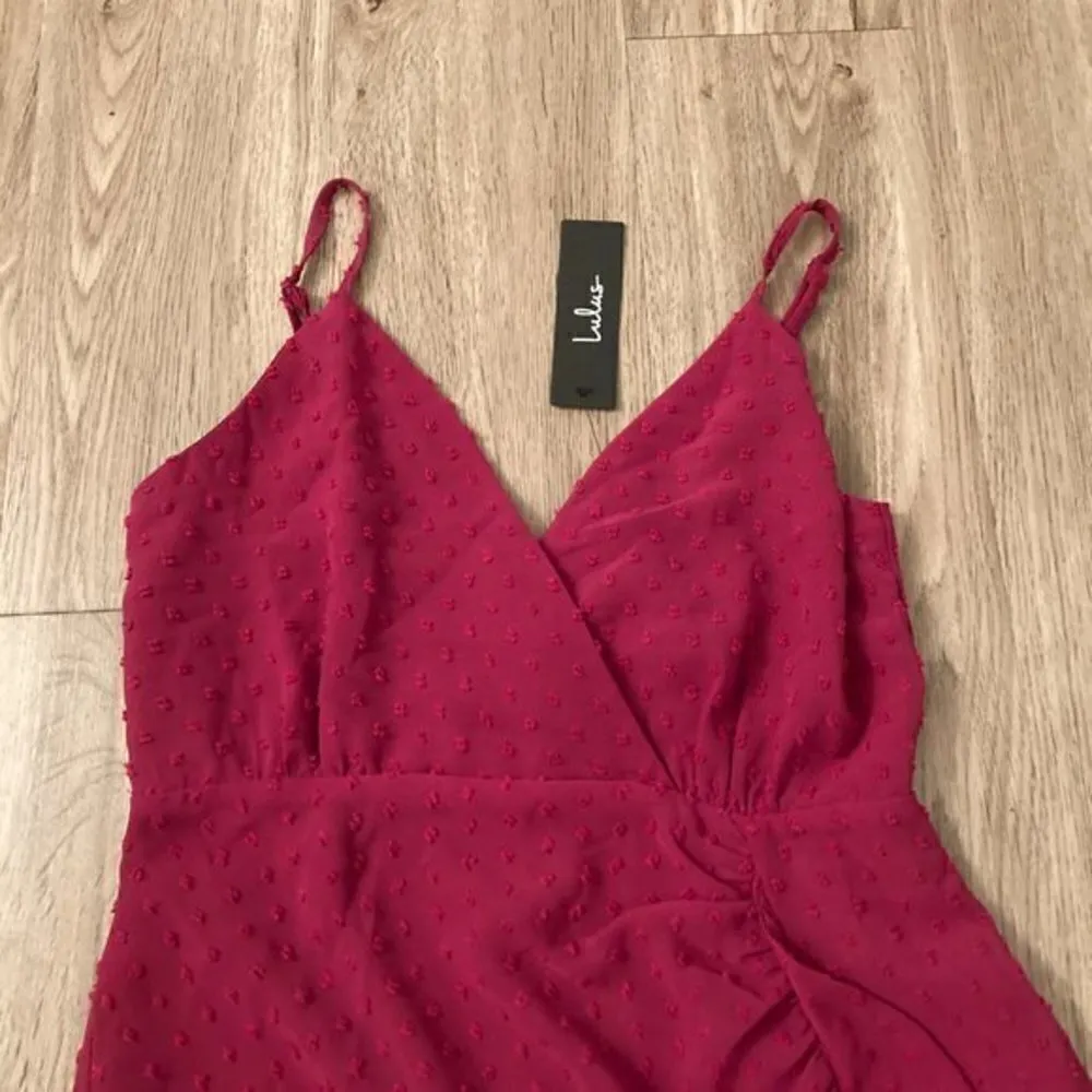 Lulu's For Us to Dance Magenta Swiss Dot Ruffled Midi Dress Size S NWT - Image 5