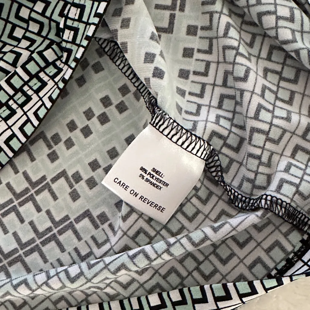 Calvin Klein Patterned Sleeveless Top - Image 6