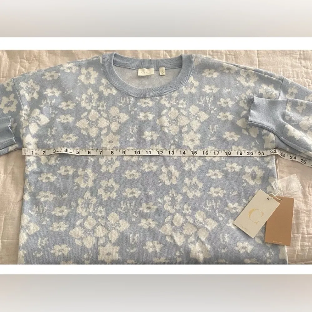 Cyrus Long Sleeve Crew Neck  Sweater Blue & White Floral Sz L NWT MSRP $99 - Image 8
