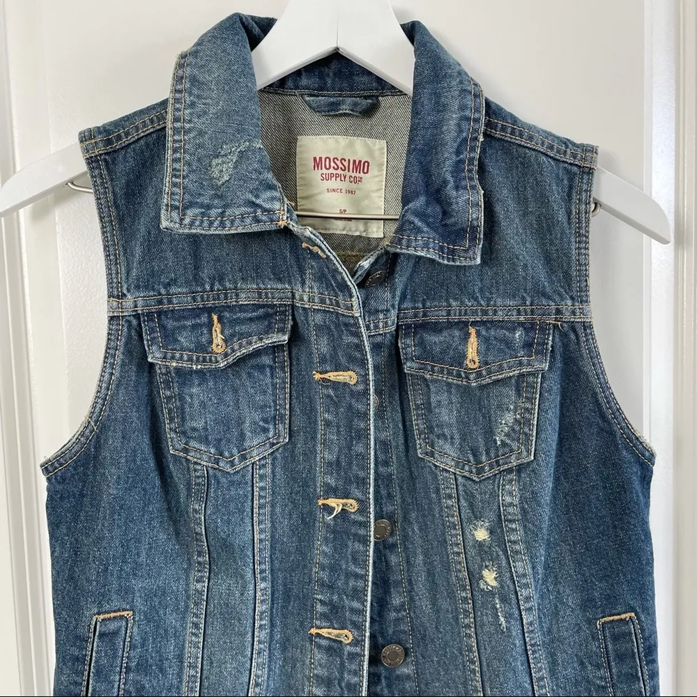Mossimo Women’s Distressed Denim Vest Size S - Image 3