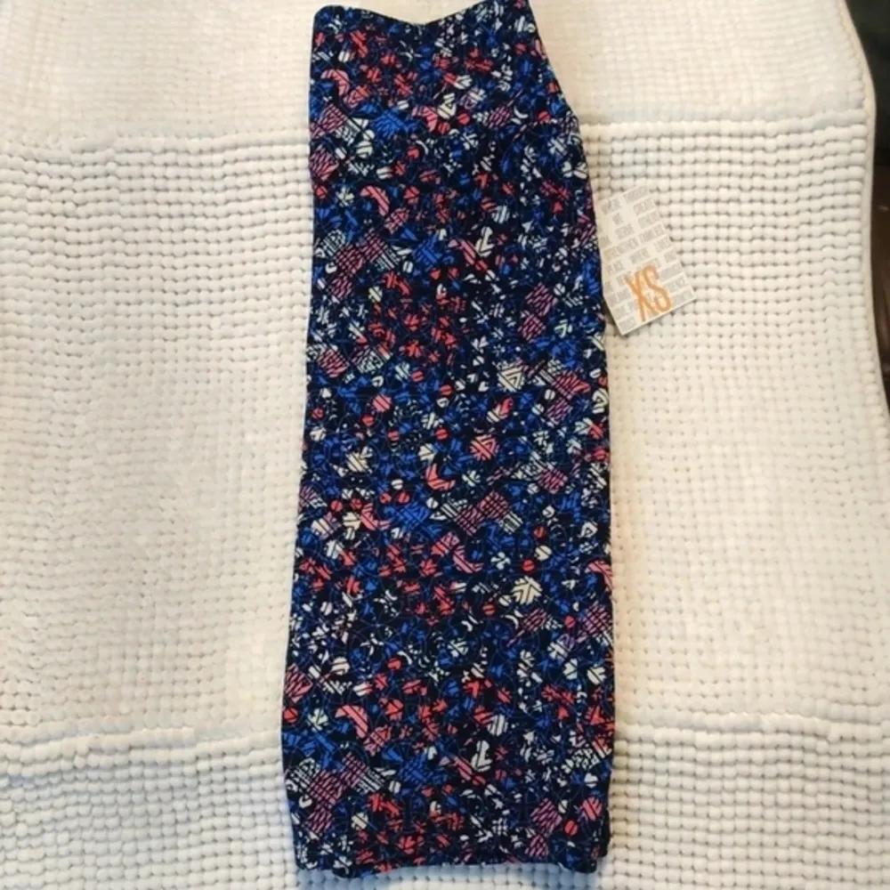 Lularoe Multi Color Pinks Blues Cassie Pencil Skirt Size XS NWT #1356 - Image 4