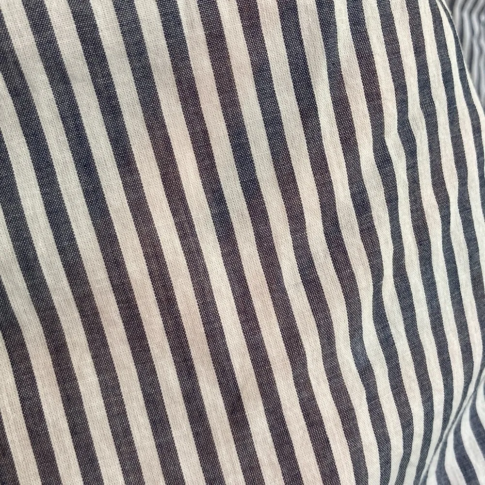 Gap | Lightweight striped Button Down sz Small - Image 7