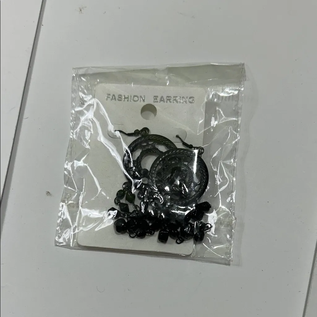 Chic Black Hoop Earrings - Image 14