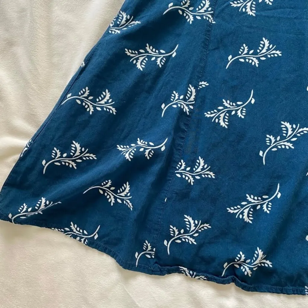 Old Navy blue and white Old Money floral A-line mini dress - Image 5