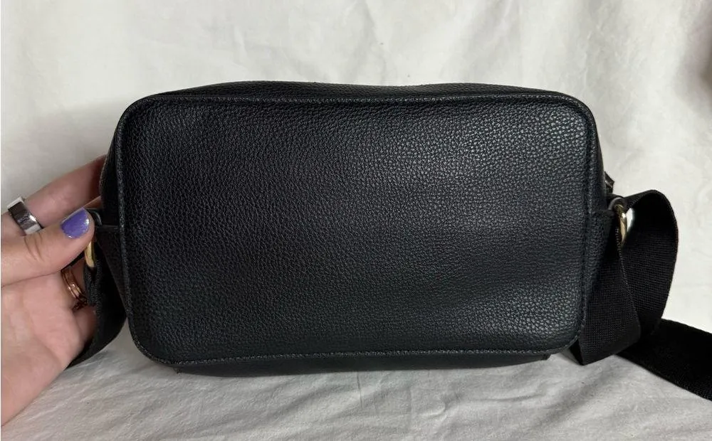 Vintage Tommy Hilfiger Navy Blue Faux Leather Crossbody Purse - Image 3