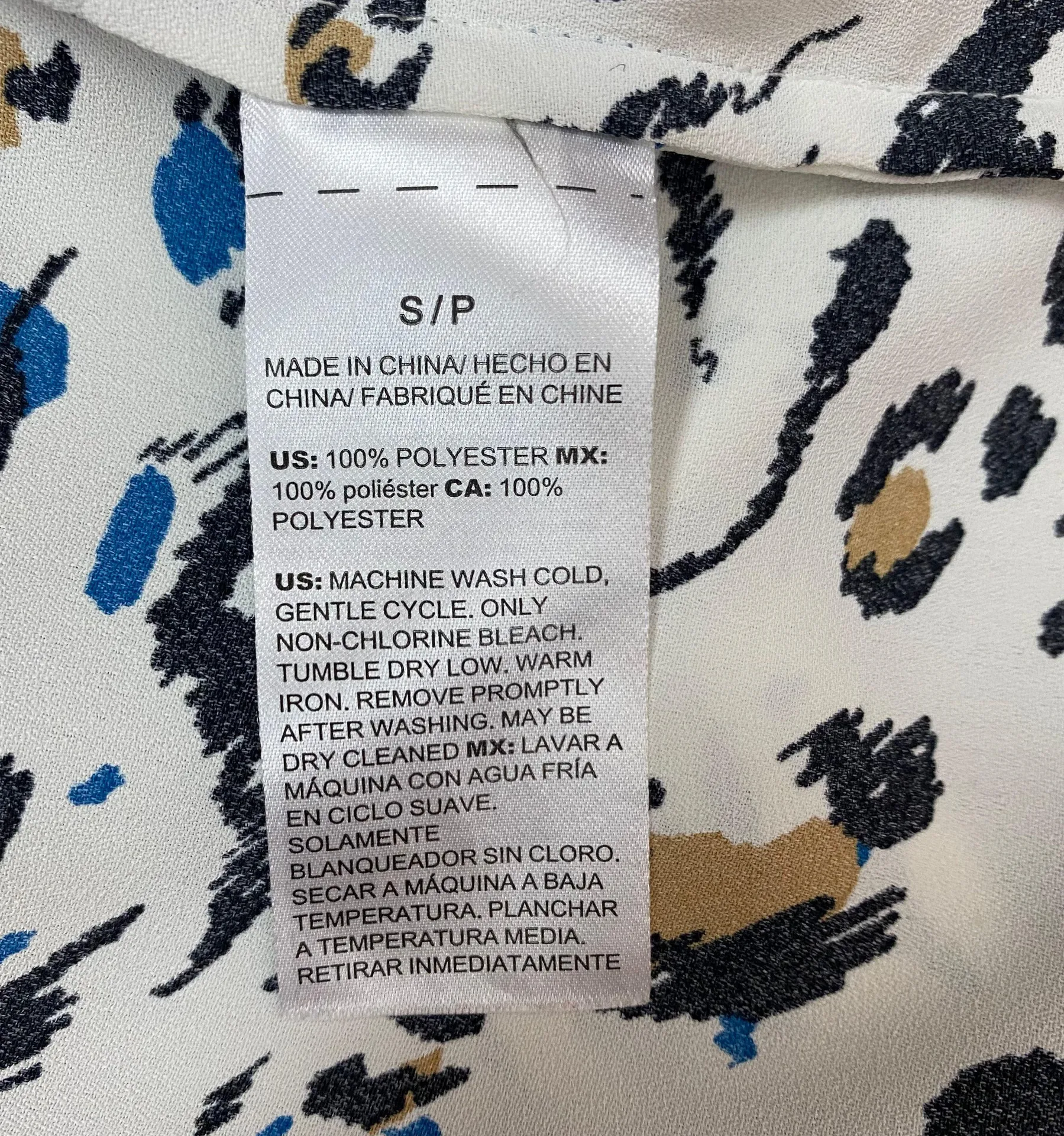 White House | Black Market  White Animal Print Tie Neck long Sleeve Blouse Small - Image 8