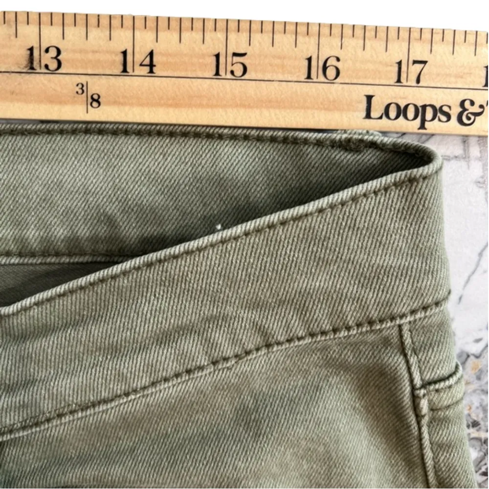 Zara women’s sage green straight leg jeans, size 34 waist.  Perfect condition. - Image 4