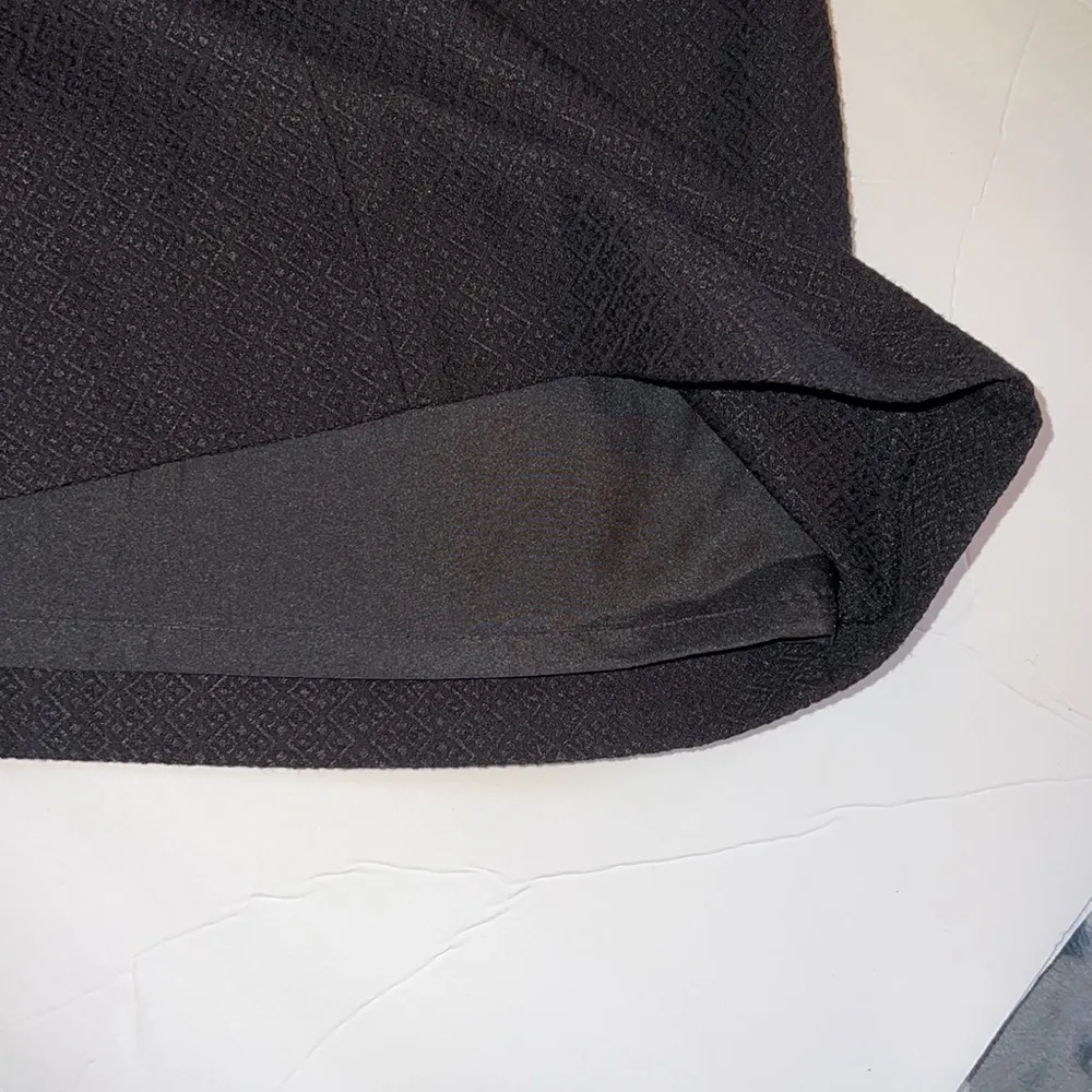 LOFT pencil skirt black textured back zipper M lined knee length straight - Image 11