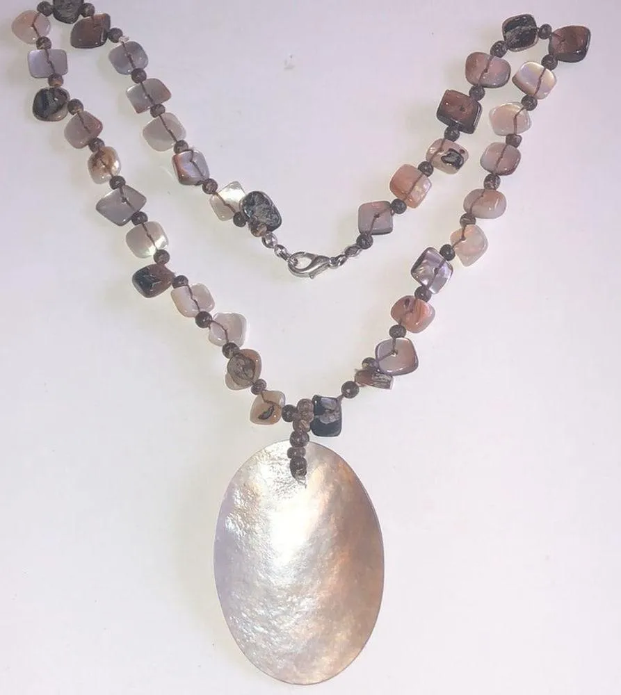 Boho Shell Beaded Chain Hand Painted Floral Shell Pendant Necklace - Image 8