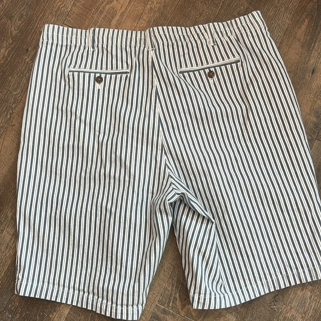 Lands End Shorts Womens 26 W Blue White Seersucker Striped Classic Fit‎ Nautical - Image 3