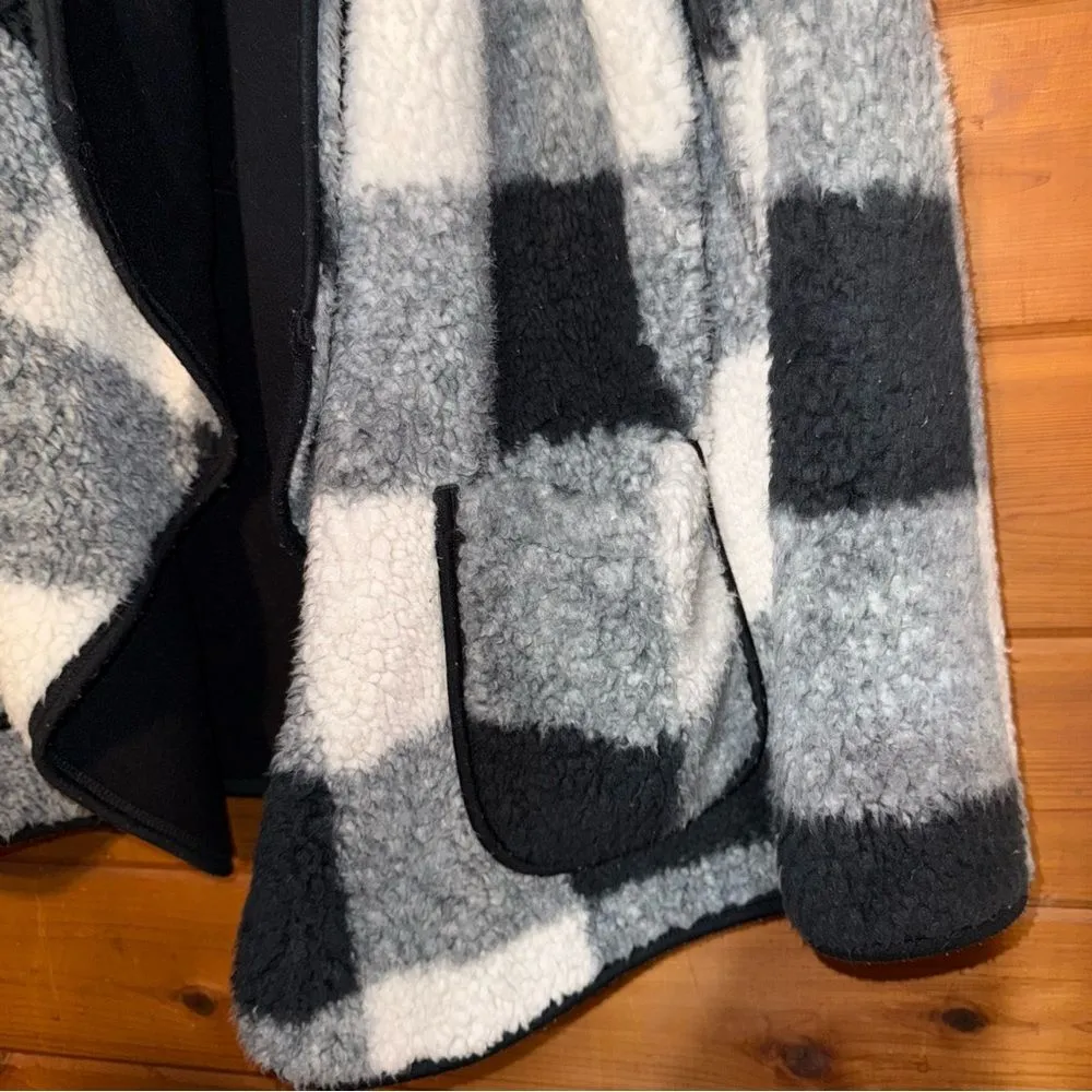 Sonoma Black Puffer Sweater with Cozy Design - Image 3