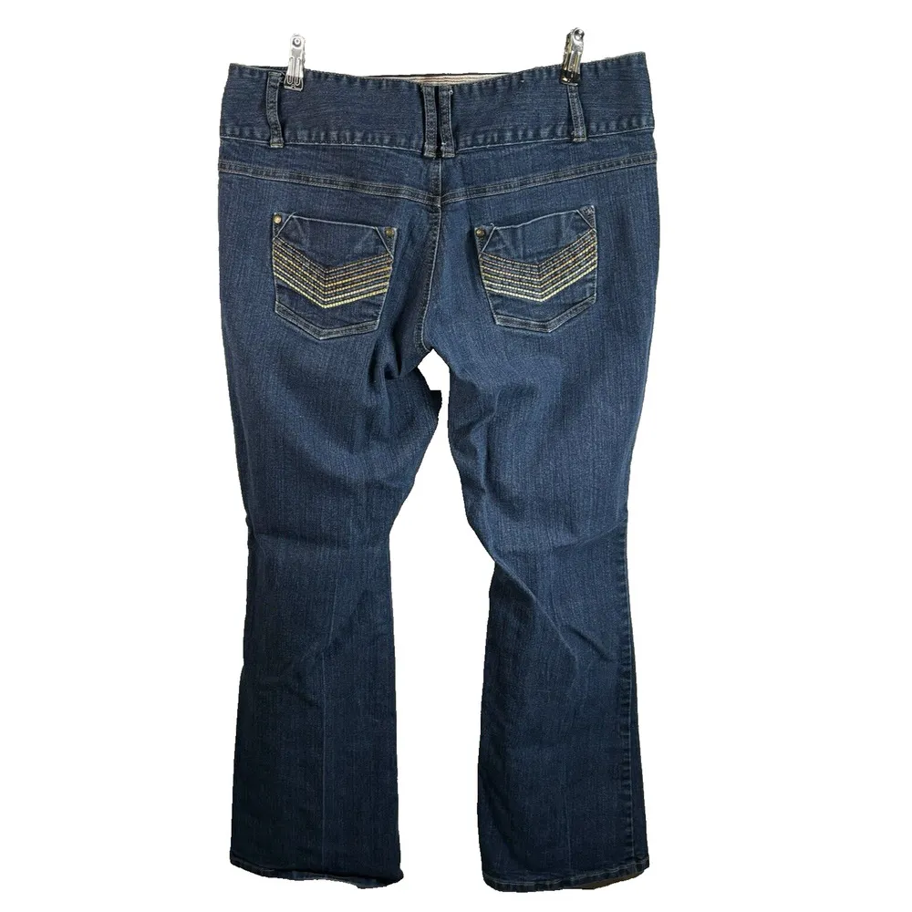 Culture Tribe Jeans Women's Size 13/14 Button/Zip. Flare leg Accented pockets Blue - Image 2