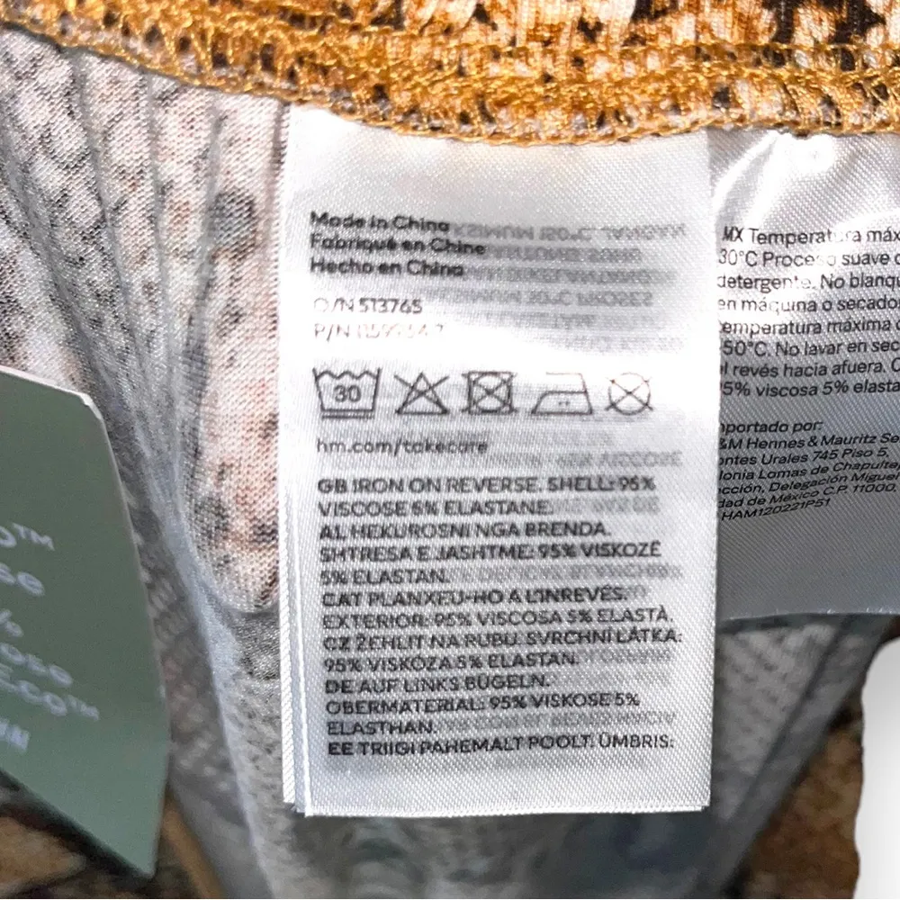 H&M snake print wide leg pants size medium new - Image 9