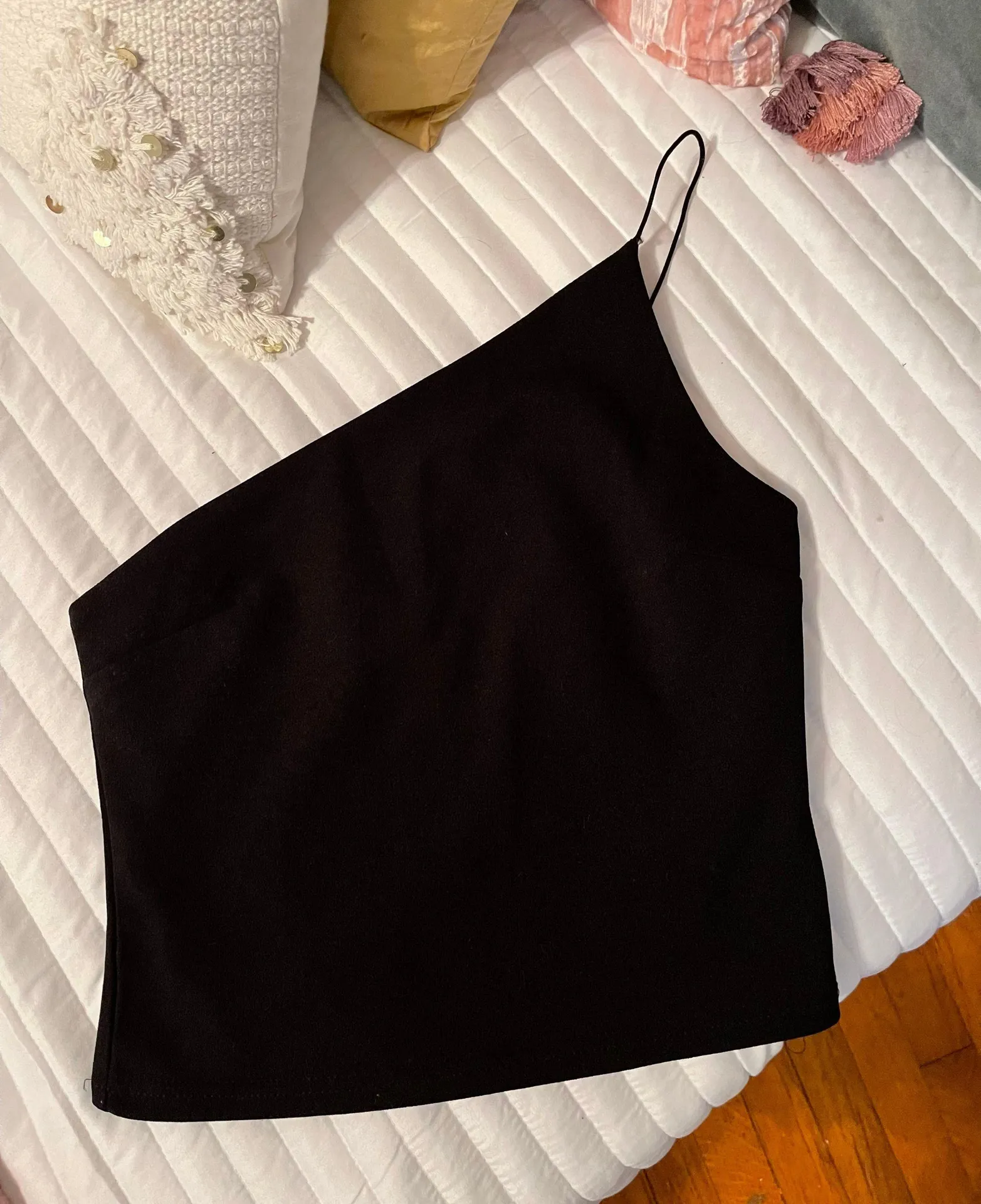 Princess Polly Black One Shoulder Crop Top - Image 2