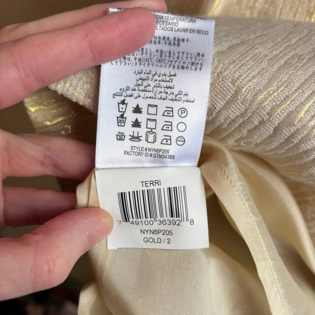 Elegant Gold Strapless Dress - Image 7