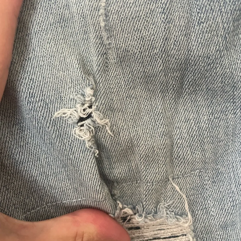 GAP distressed best girlfriend jeans - Image 10