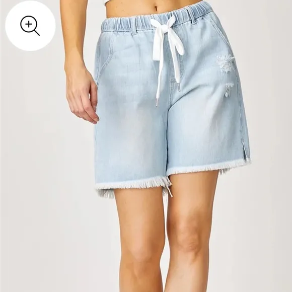 Risen Jeans High Rise Boyfriend Shorts Light Wash size small NWT Blue - Image 2