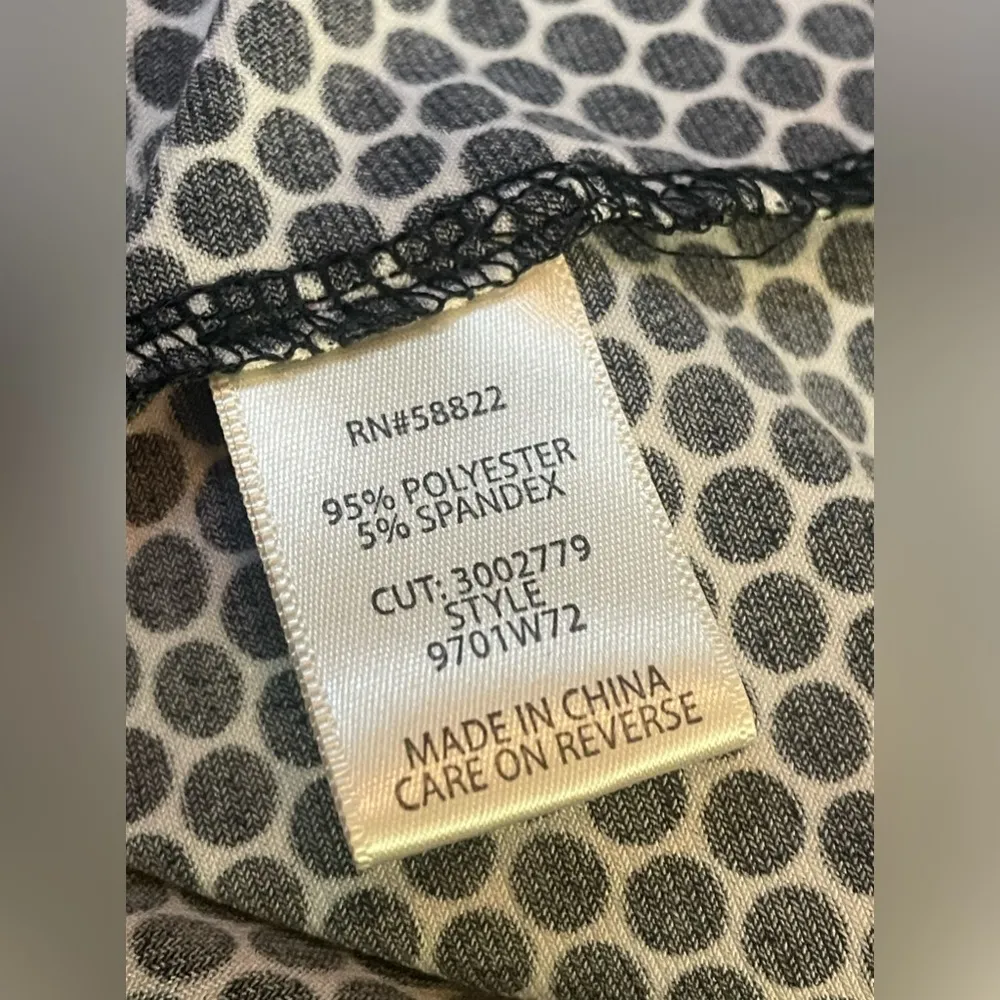 MAX‎ Studio Women’s Black/White Short Sleeve Shoulder Cut Out Sleeve Top Size S - Image 8