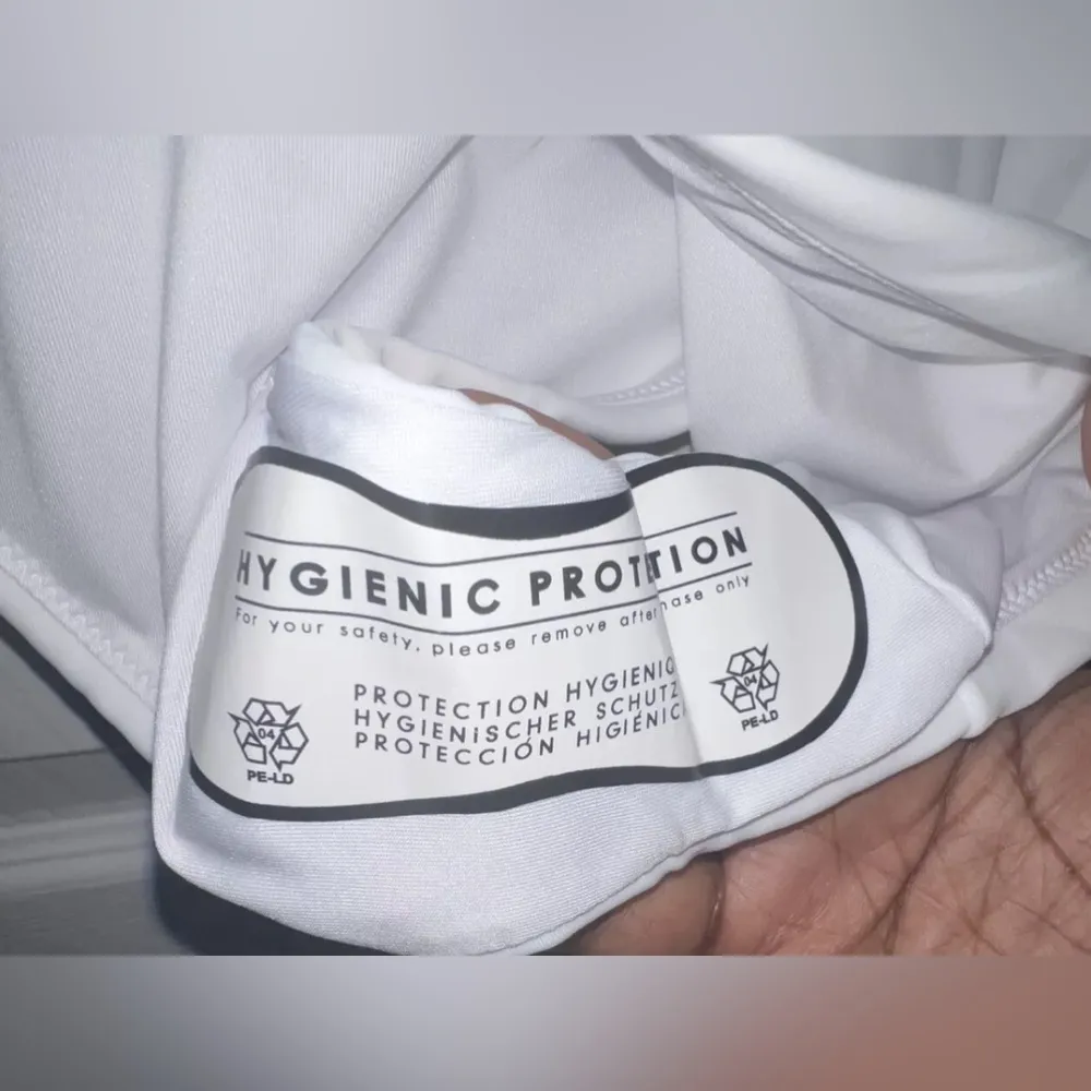 NWT Express Limited Edition Front Tie One Piece White Swimsuit Size Medium - Image 5