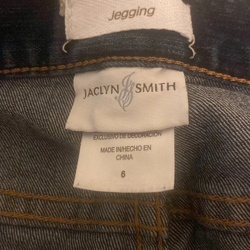 Jaclyn Smith Size 6 Jeans-Jeggings - Image 3