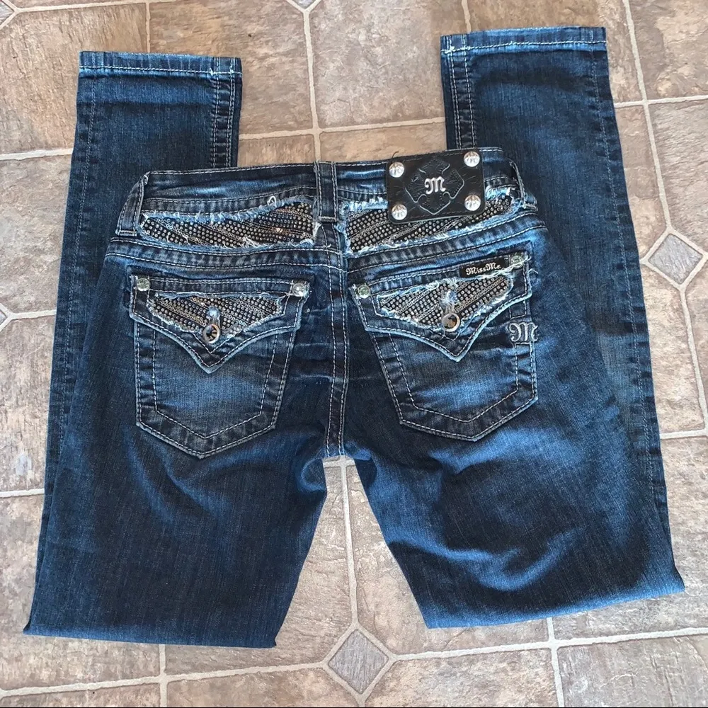 Miss Me Signature Cropped Bedazzled Rhinestone Jeans Size 25 Western/Rodeo - Image 7
