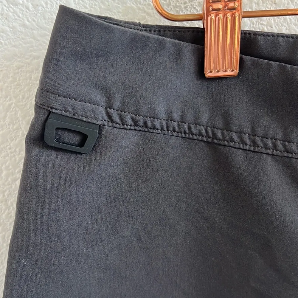 Helly Hansen Gray Active Hybrid Shorts Women's Large - Image 3