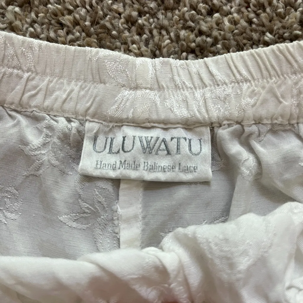 Oluwatu Satin Floral Shorts Ivory Balinese Lace Detail Elastic Waist Size Small  - Image 4