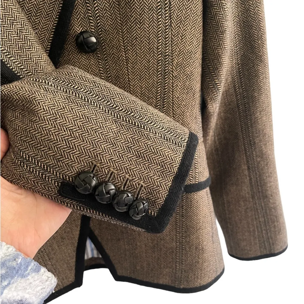 Veronica Beard Classic Fitted Plain Tweed Fitted Blazer - Image 7